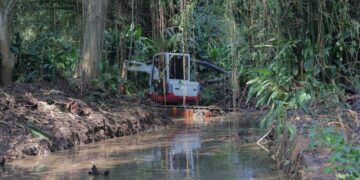 Pemkot Tangsel Perkuat Pengendalian Banjir Lewat Pengerukan Sungai Ciputat