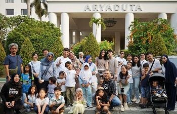 ARYADUTA Lippo Village Ajak Keluarga Rayakan Hari Anak Nasional Lewat Family Photo Walk Bersama Kanca Kids dan Boylagi