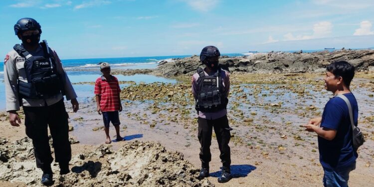 pantai bayah