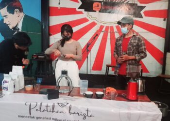Bangun Kreativitas Anak Muda, de-8 Roti Bakar & Cafe Adakan Pelatihan Barista