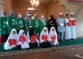 PWI Peduli Gandeng IKWI Gelar Bakti sosial serahkan 1500 paket beras