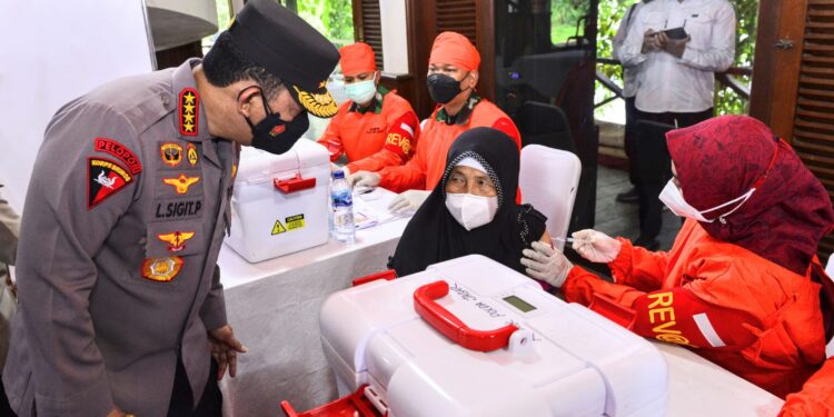 vaksinasi boosteruntuk lansia dimaksimalkan