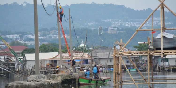 Bangun Infrastruktur Kelistrikan, PLN Dukung Pulau Pasaran Jadi Sentra Penghasil Ikan Asin Terbesar di Lampung