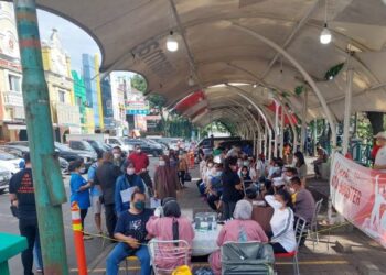 Ribuan Pelaku UMKM dan Masyarakat Antusias Lakukan Vaksin Booster di Sentra Vaksin Pasar Modern BSD