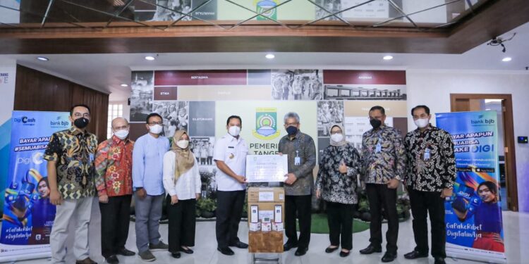 bank bjb Salurkan CSR Alat Kesehatan Kepada Pemkot Tangerang