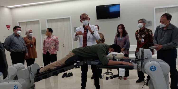 Eka Hospital Tawarkan Pelayanan Orthopedi dengan Peralatan Operasi Tulang Belakang Terkini dan Terintegrasi se-Asia Tenggara