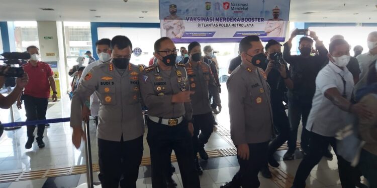 Kapolda Metro Jaya : Bergerak Lebih Awal Buka Gerai Vaksinasi di Terminal Pulo Gebang