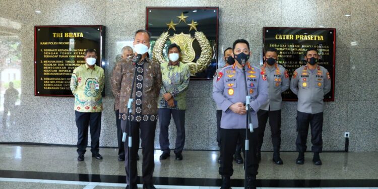 Kapolri Bentuk Satgas Gabungan Awasi Produksi dan Distribusi Selama 24 Jam: Pastikan Stok Minyak Curah Tersedia