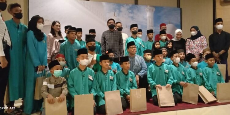 Ramadan 1443 H, Hotel Santika Premiere Bintaro Santuni 30 Anak Yatim