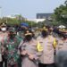Kapolda Metro Bersama Pangdam Jaya Pimpin Apel Pasukan Pengaman Unjuk Rasa Mahasiswa BEM