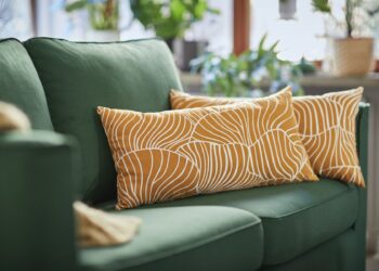 Semarak Hari Raya Idul Fitri, Yuk Simak 5 Rekomendasi Produk Ruang Tamu dari IKEA untuk Menyambut Keluarga Besar!