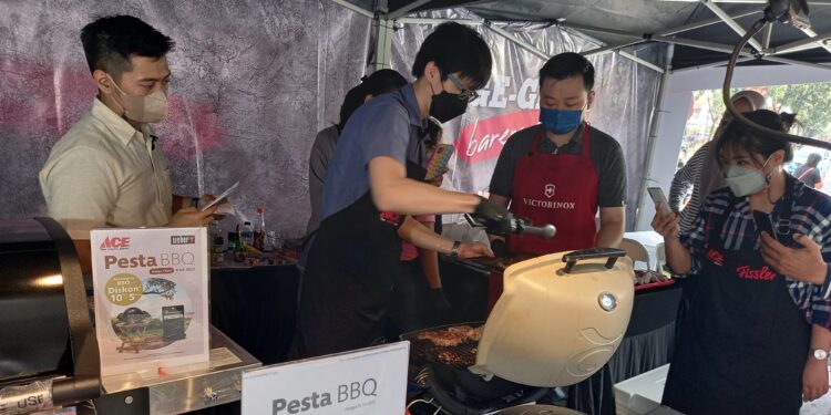 Jelang Iduladha, ACE Berbagi Momen Kebersamaan “Nge-Grill Bareng ACE”