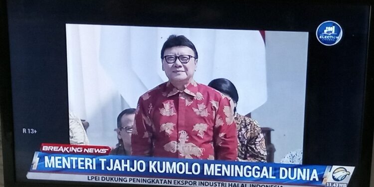 Infeksi Paru, Menteri PANRB Tjahjo Kumolo Meninggal Dunia