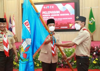 Pj Gubernur Al Muktabar Melepas Kontingen Pramuka Banten Ikuti Jambore Nasional