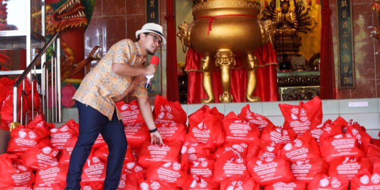 1000 Paket Baksos Dibagikan, Pilar Apresiasi FKUB dan Vihara Kwan In Thang