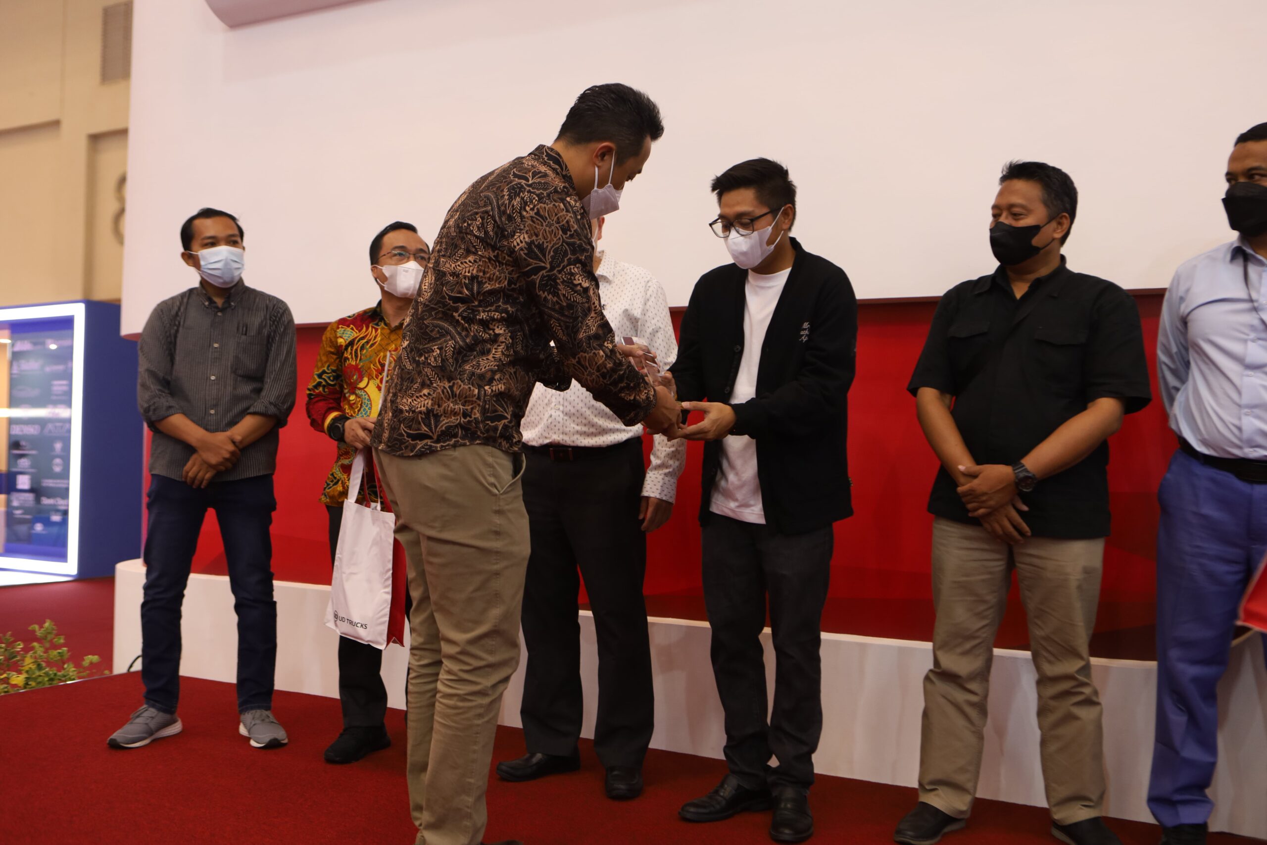Solusi Mendukung Kemudahaan dan Ketenangan Pelanggan, UD Trucks Gelar Talkshow di GIIAS 2022