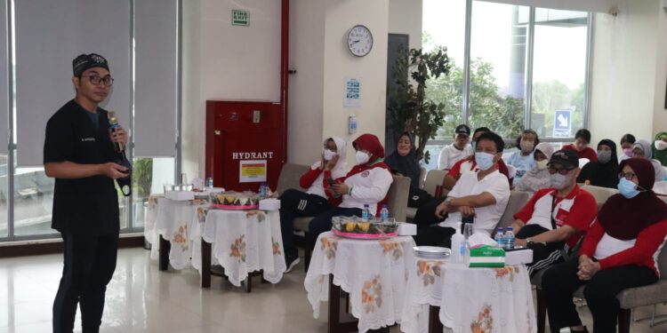 Sinergi dengan Persatuan Diabetes, Siloam Hospitals Balikpapan Beri Edukasi Cegah Luka Diabetes