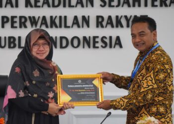 Terima Audiensi Pengurus IROPIN, Anis Apresiasi Baksos 50.000 Kacamata