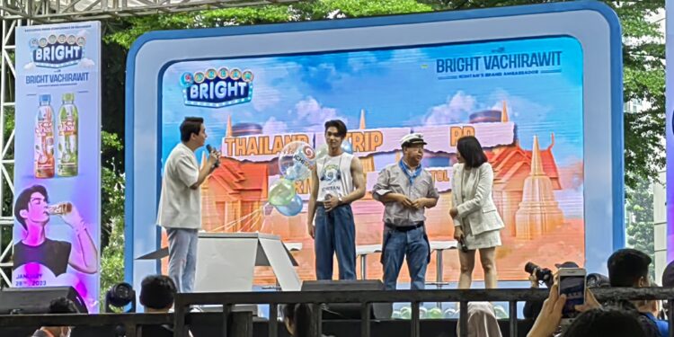 ICHITAN Beri Kejutan Tutup Botol Berhadiah Private Fan Meeting dengan Bright Vachirawit dan Hadiah Uang Tunai Ratusan Juta Rupiah