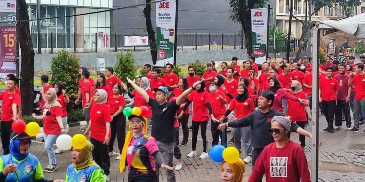Gandeng Komunitas Sehat Tangsel, ACE Hardware Living Plaza Bintaro Gelar Fun Aerobic