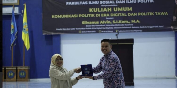 Dosen PJJ UMN Bahas Politik Tawa di Kuliah Umum Universitas Majalengka