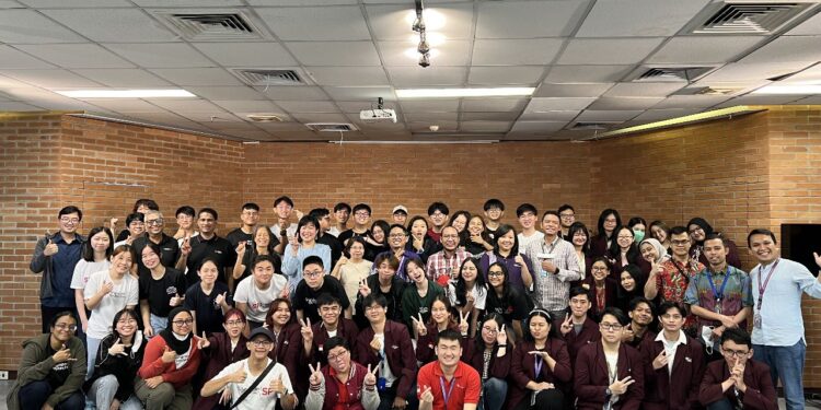 Learning Express 2023 Ajak Mahasiswa Binus University dan Singapore Polytechnic Dalami Pengembangan Purwarupa Berbasis Design Thinking