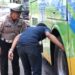 Jelang Arus Mudik, Sat Lantas Polres Tangsel Dampingi “Ram Check” Kendaran di Terminal Bus Pondok Cabe.