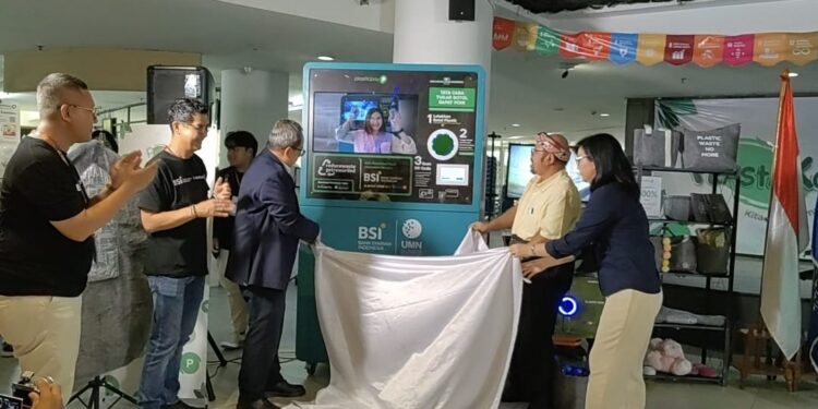Grand Launching RVM BSI dan Dropbox Chatime di UMN