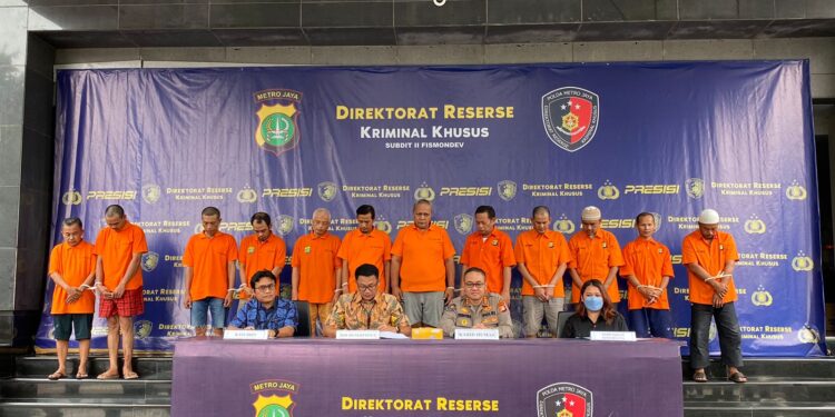 Ditreskrimsus Polda Metro Jaya Tangkap 12 Tersangka Pengedar Dolar Palsu