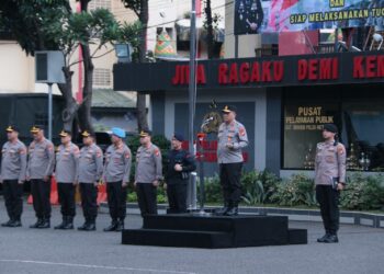 Kapolda Metro Cek langsung Alusista dan Rantis Brimob Polda Metro Jaya.