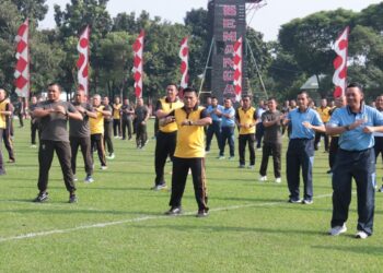 Kapolda Metro Olahraga Bersama Jajaran Brigif Mekanis 1 Jaya Sakti Jakarta Timur