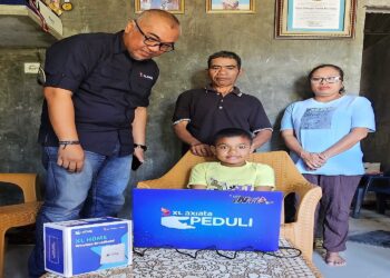 Terus Dukung Dunia Pendidikan, XL Axiata Berikan Laptop dan Paket Internet Kepada Nono Juara Kompetisi Matematika