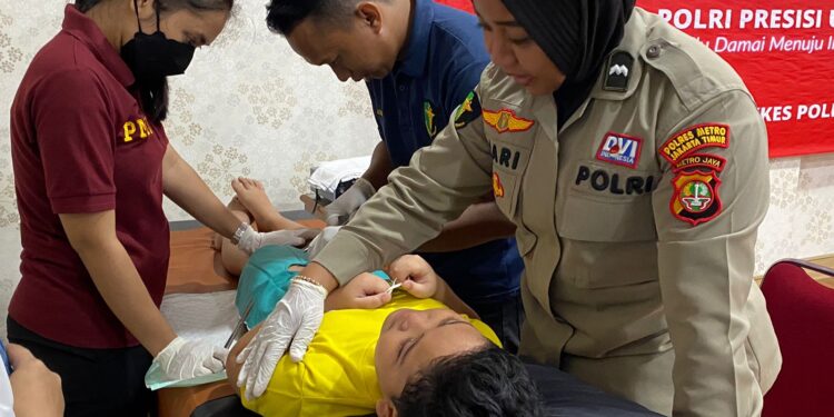 Sambut Ulang Tahun Bhayangkara Ke-77 Polda Metro Gelar Khitanan Masal Gratis