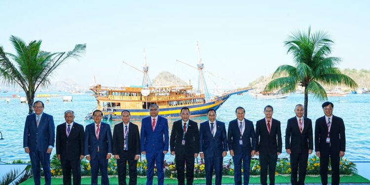 Pertemuan AMMTC ke-17 di Labuan Bajo, Gerbang Polri dan ASEAN Jaga Kawasan dari Kejahatan Transnasional