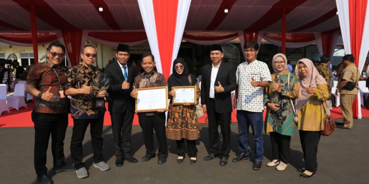 PT Indah Kiat Pulp & Paper Tbk (IKPP) Tangerang Mill Raih Penghargaan Perusahaan Pembina Kampung Iklim