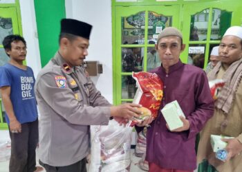 Giat SULING Serta Bantuan Sosial Kapolda Metro Jaya di Masjid Jami Al Barkah, Duren Sawit