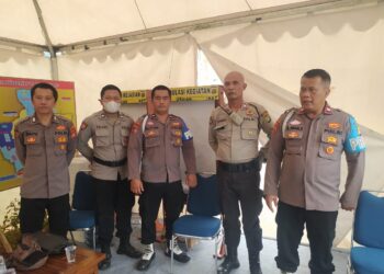 Pengecekan Anggota Pos Pengamanan Natal 2023 dan Tahun BAru 2024 Oleh Polsek Pamulang