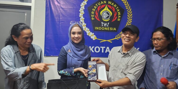 Caleg DPR RI Partai Demokrat Ingrid Kansil Kunjungi PWI Kota Depok, Beberkan Program Pemberdayaan UKM