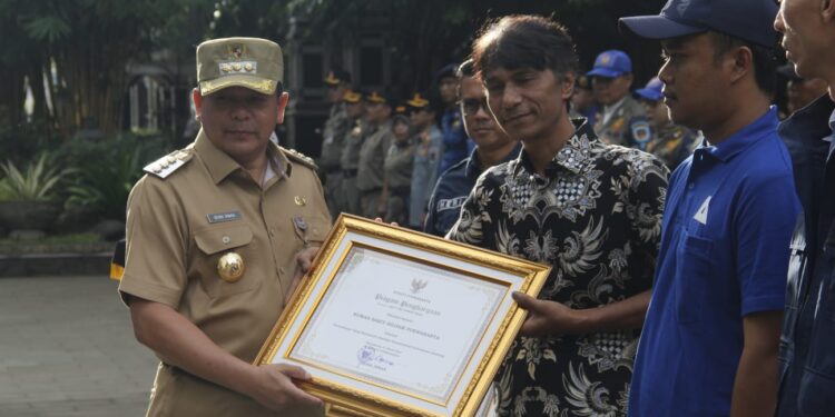 Konsistensi Jaga Keselamatan Gedung, Siloam Hospitals Raih Piagam Bupati Purwakarta