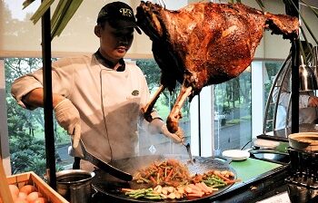 Ramadhan Feast: Paket Buffet Iftar di Hotel Santika BSD City