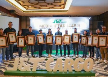 J&T Cargo Beri Penghargaan “Best Service Outlet” Kepada Mitra Dengan Pelayanan Terbaik