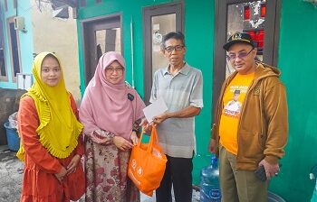 Anis Byarwati Memberikan Bantuan Untuk Korban Kebakaran Di Cipinang Melayu Jakarta Timur
