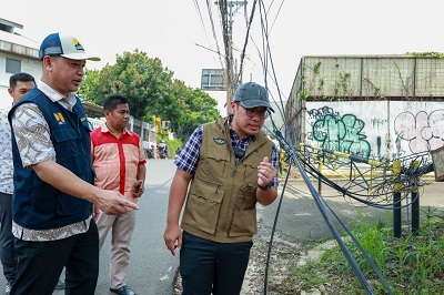 Siap-siap, Pemkot Tangsel Mulai Rapihkan 5 Ruas Jalan dari Kabel Menjuntai