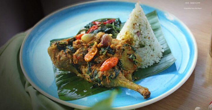 Bebek Tuturuga khas Manado: Kelezatan Gurih Pedas dengan Aroma Kemangi kini Hadir di Santika Premiere ICE-BSD City