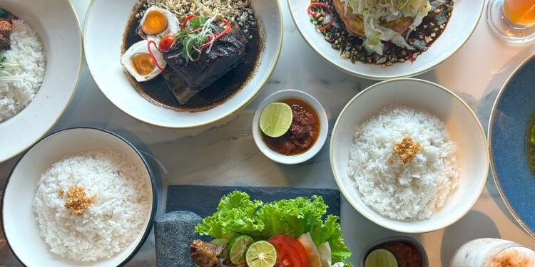 Jelazahi Kelezatan Rasa Nusantara “Semesta Daharan” Edisi Hidangan Khas Jawa di VIVERE Hotel