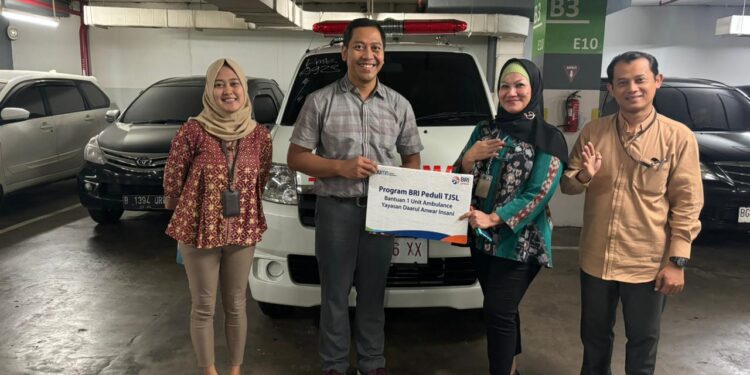 BRI KC TB Simatupang Serahkan Ambulans ke Yayasan Daarul Anwar Insani