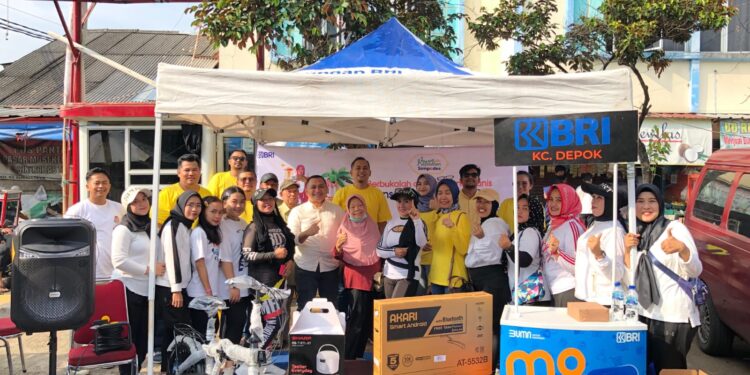 BRI KC Depok Berbagi Bahagia di Pasar Musi Jaya