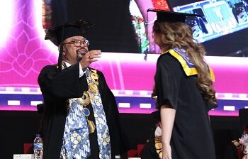 Wisuda XXVI UMN: Ajak Lulusan Ciptakan Inovasi dan Produktivitas pada Dunia Industri melalui Optimalisasi AI