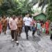 Menteri AHY Blusukan di Riau, Mulai dari Ganti Mobil hingga Layani Warga Foto di Kebun