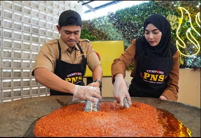 Manjakan Penikmat Kuliner Pedas, Tanboy Kun Hadirkan Restoran Tempong PNS di Serpong, Tangerang Selatan